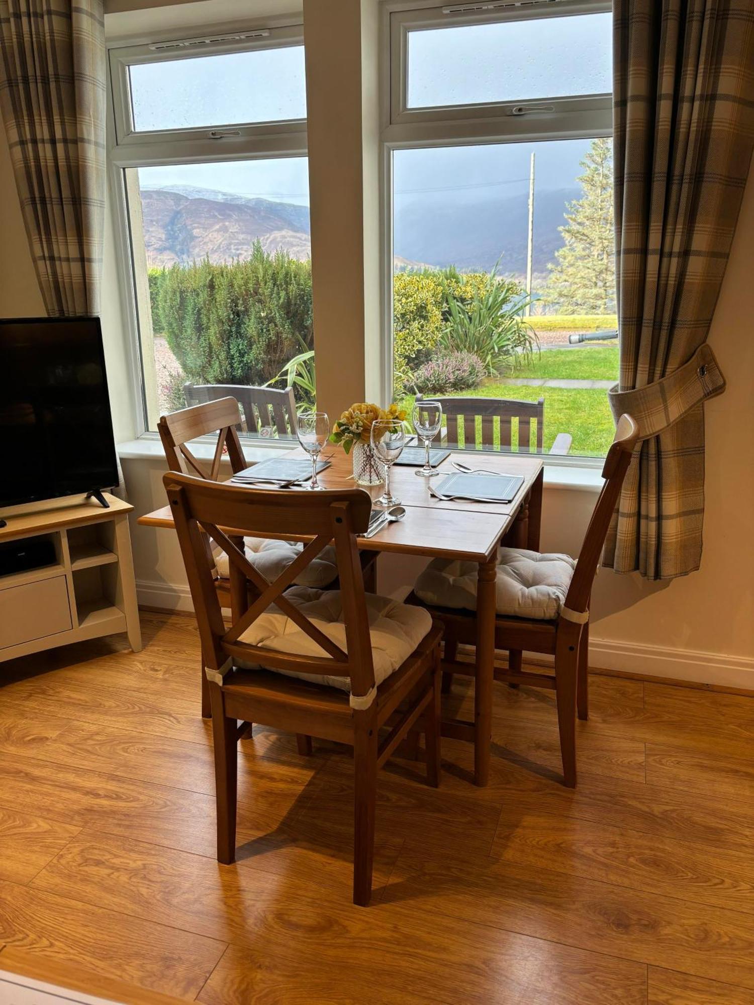 Conaglen, Glenloch View, Fort William 2-Bedroom Loch Side Flat 外观 照片