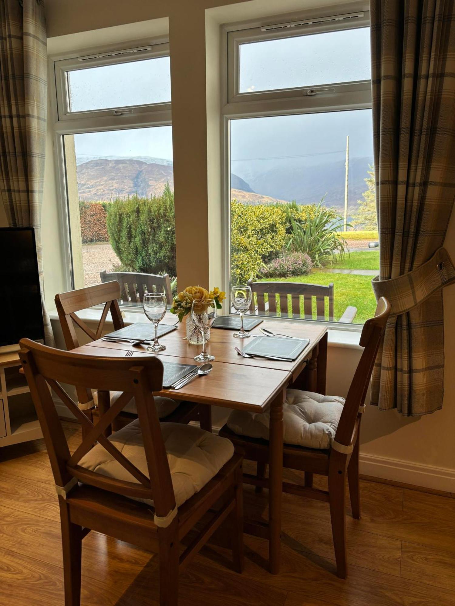Conaglen, Glenloch View, Fort William 2-Bedroom Loch Side Flat 外观 照片